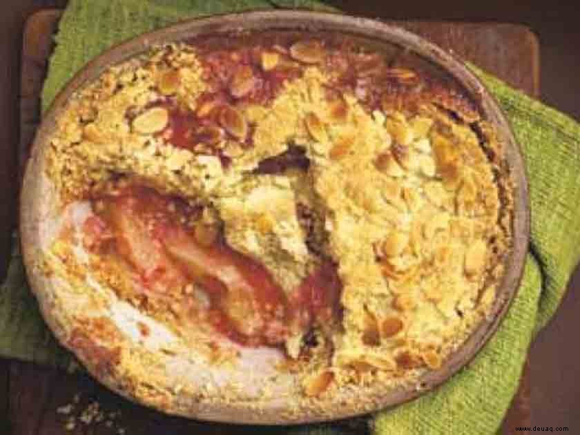 Birnen-, Apfel- und Himbeer-Crumble 