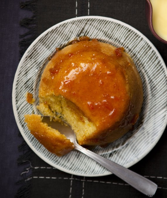 Gedämpfter Pudding mit Marmeladensoße 