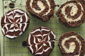 Gefiederte Schokoladen-Biskuit-Kuchen 