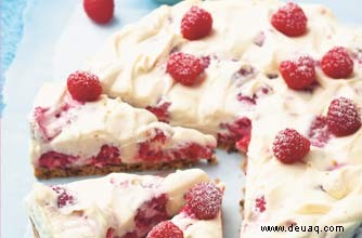 Himbeerkäsekuchen mit dunkler und weißer Schokolade 