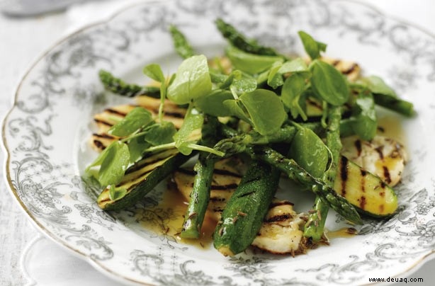 Gegrillter Halloumi, Zucchini und Spargel 