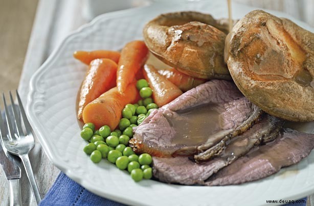 Roastbeef, Soße und Yorkshire Puddings 