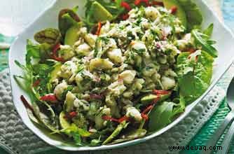 Krabbensalat mit Nam Jim und gemischten Blättern 