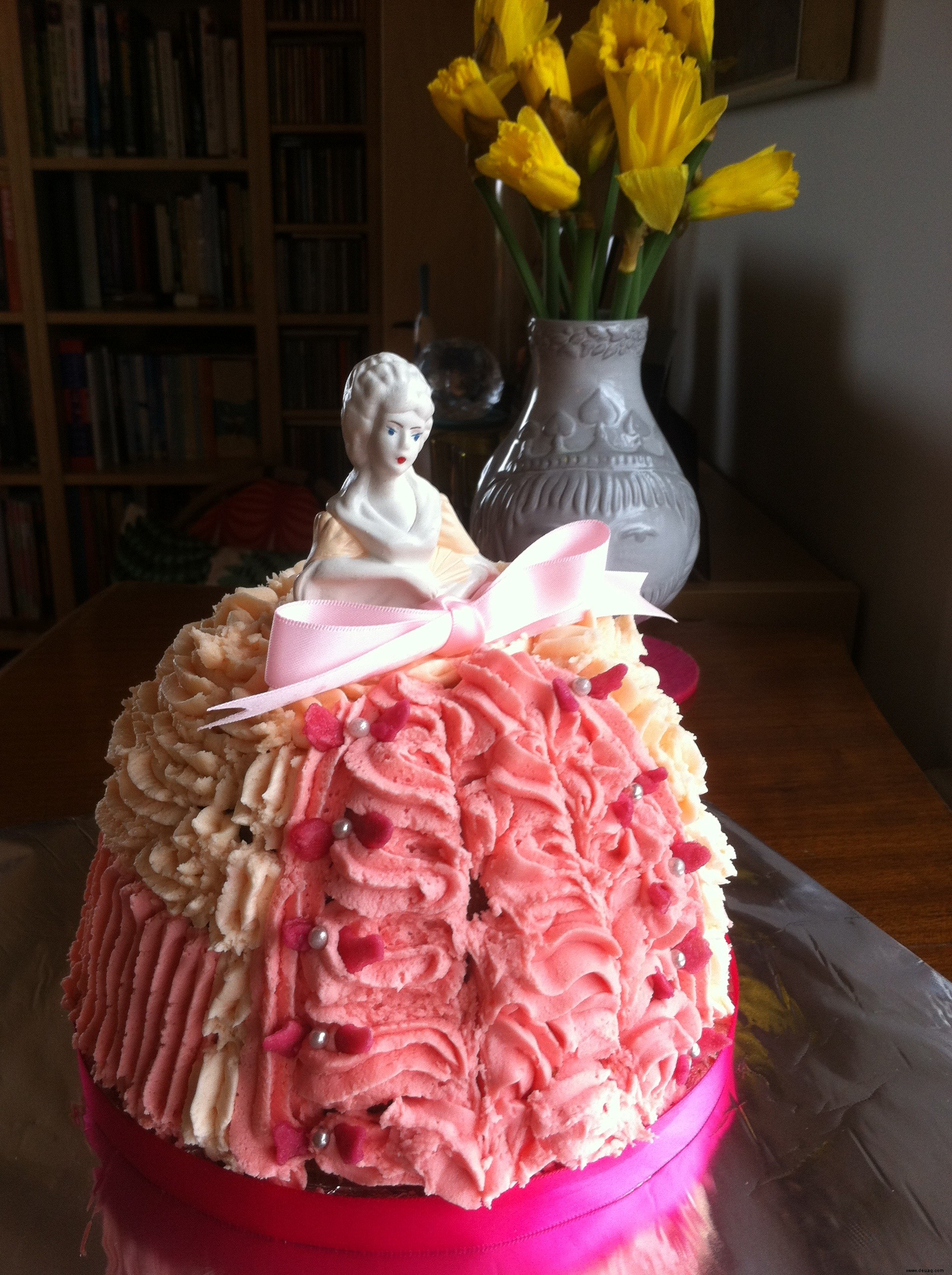 Lass sie Kuchen essen – Ein Kuchen in der Form von Marie Antoinette 