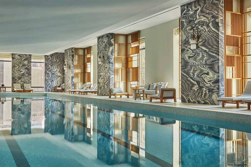 Tauchen Sie ein in den Sommer:5 NYC Hotels mit Swimmingpools 