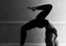 Yogi Daina Lynn über Gleichgewicht, Fallen und die Kraft des Yoga 