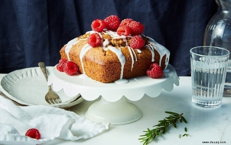 Glutenfreier Orangen-, Zucchini- und Rosmarinkuchen 