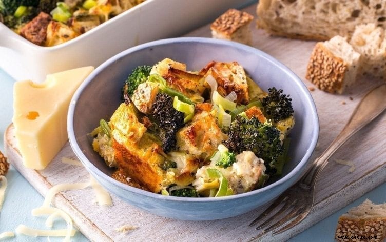 Broccoli und Gruyere Breakfast Strata 