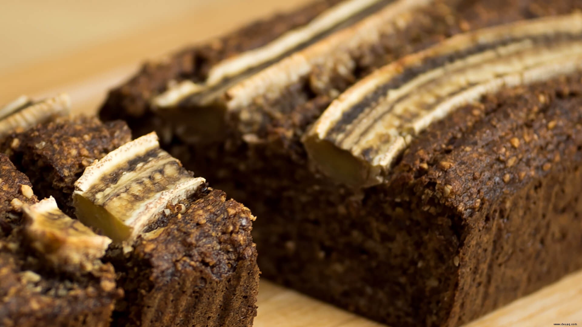 Eine gesunde Variante eines klassischen Gerichts:Zucker- und glutenfreies Bananenbrot mit Mandeln 