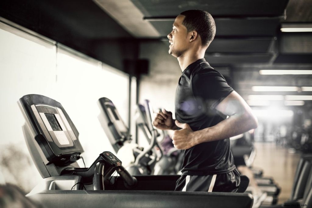 Renntraining:Vor- und Nachteile von Indoor- vs. Outdoor-Läufen (+ Was verbrennt mehr Kalorien?) 