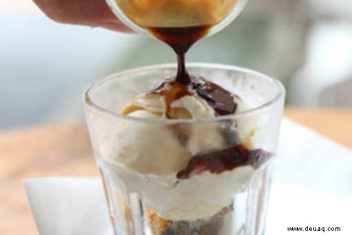 Rezept für Kaffeesauce mit Vanilleeis 