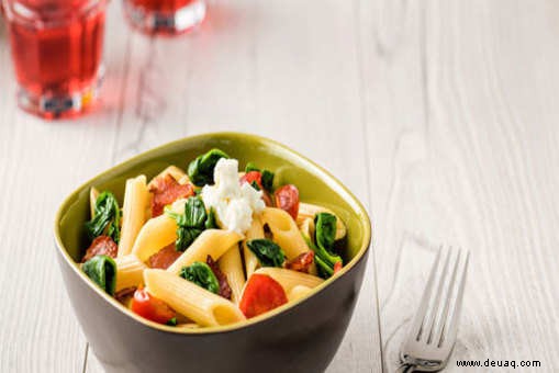 Rezept für Penne Rigate mit Spinat und Kirschtomaten 