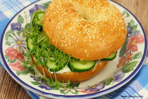 Rezept für Gurken-Sesam-Bagel 