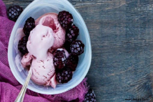 Bananen- und Brombeer-Joghurt-Eiscreme-Rezept 