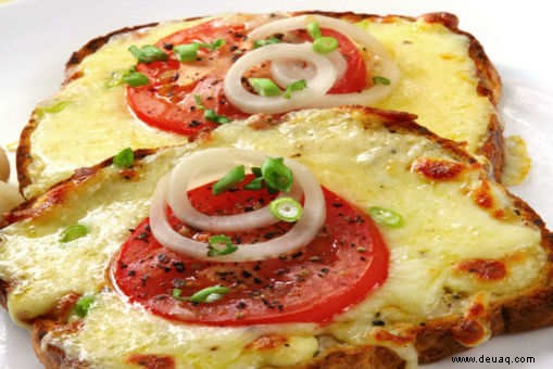 Rezept für käsigen Tomatentoast 