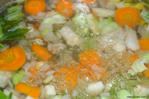 Zwiebel-Thymian-Suppe Rezept 