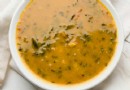 Einfaches Spinat-Dal-Rezept: Gesundes Linsengericht in 30 Minuten