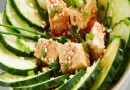 Frischer Tofu-Gurkensalat mit würzigem Erdnuss-Dressing – Einfaches Rezept
