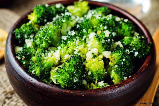 Rezept für gerösteten Brokkoli mit Knoblauch und Parmesan 