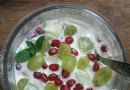 Fruchtjoghurt-Mix: Einfaches, gesundes Dessert-Rezept mit frischen Früchten