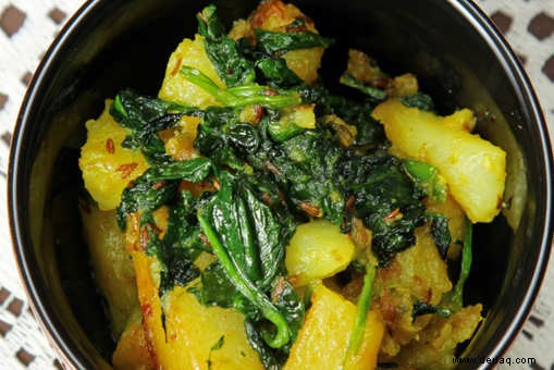 Rezept für Spinat mit Kartoffelwürfeln 