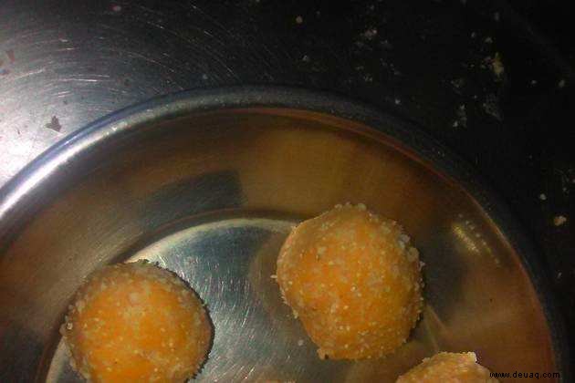 Kokosnuss-Laddoo-Rezept 