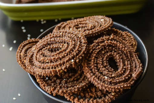 Rezept für gebackenes Ragi Chakli/Murukku 