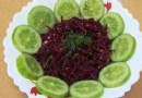 Gesunder Rote-Bete-Salat: Einfaches Rezept mit Erdnüssen und Tadka