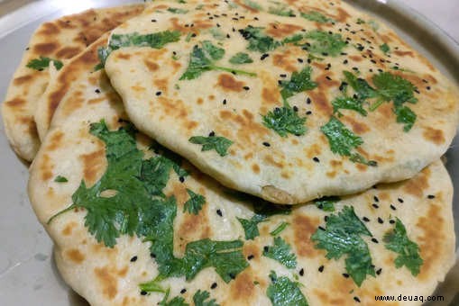 Amritsari Aloo Kulcha Rezept 