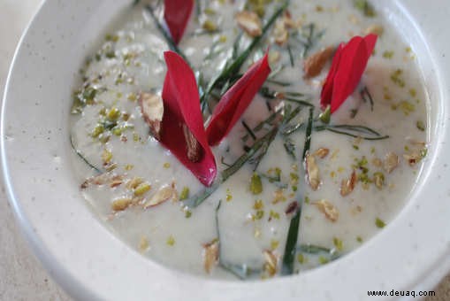 Gulaab Paan Ki Kheer Rezept 