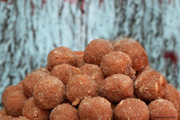 Gond Ke Laddoo Rezept 