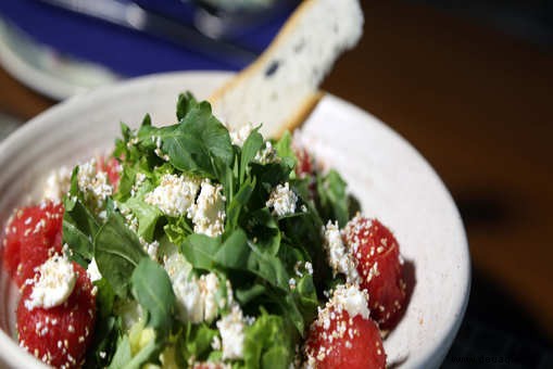 Rezept für Salat mit Wassermelone, Feta und Amaranth 