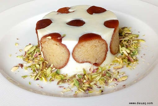 Thandai Gulab Jamun Mousse Rezept 