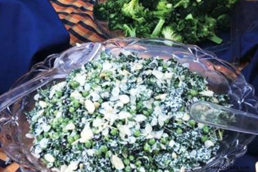 Grünkohl-Erbsen-Salat mit Mandel-Dressing Rezept 