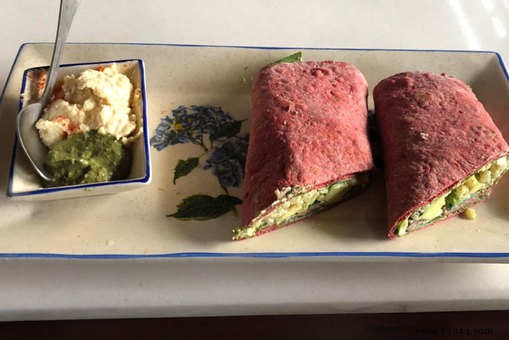 Rote-Bete-Wrap mit Gerste, Hummus und Pesto Rezept 