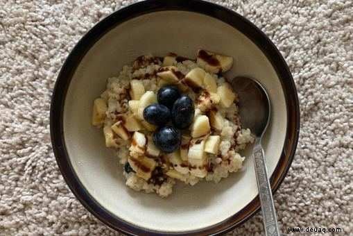 Rezept für gebrochenen Weizenpudding (Daliya). 