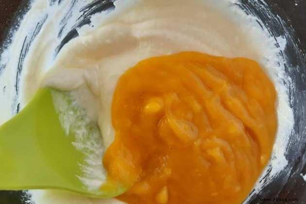 Weizen-Mango-Kuchen ohne Ei mit hausgemachter Sahne Rezept 