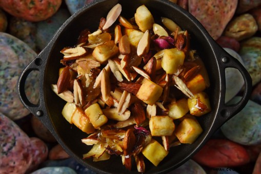 Badam Paneer Ka Kashmiri Shufta Rezept 