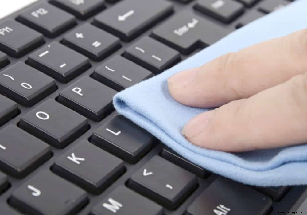 So desinfizieren Sie Ihre Tastatur, Maus und Ihr Trackpad 