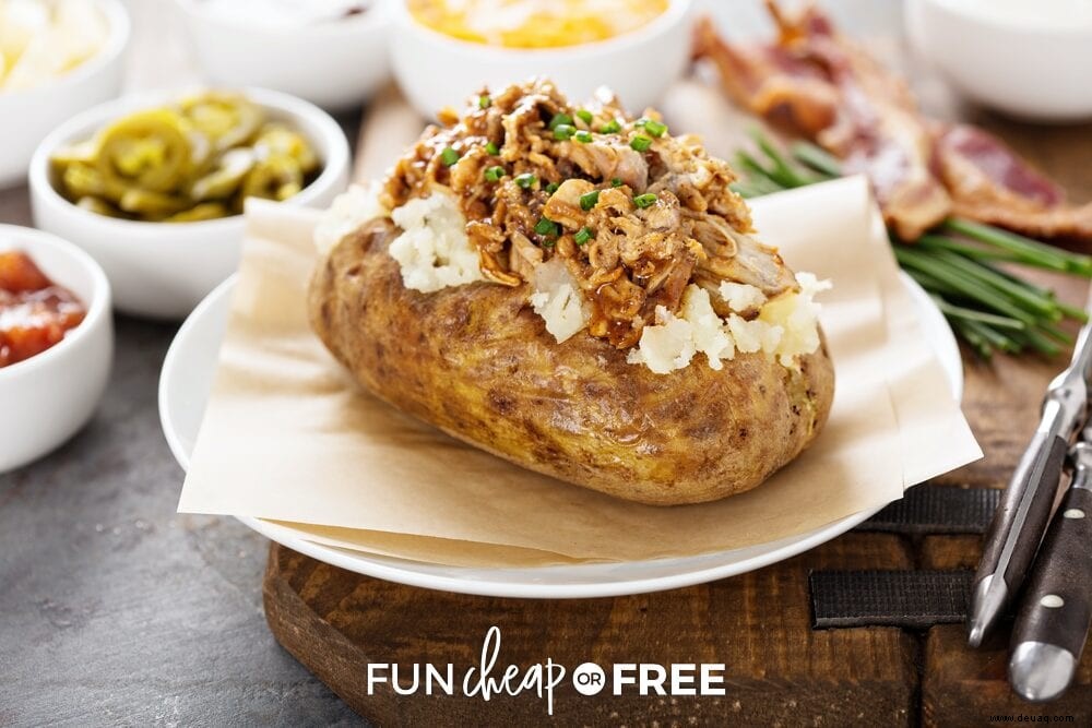 Easy Baked Potato Bar + Crock Pot Ofenkartoffeln! 