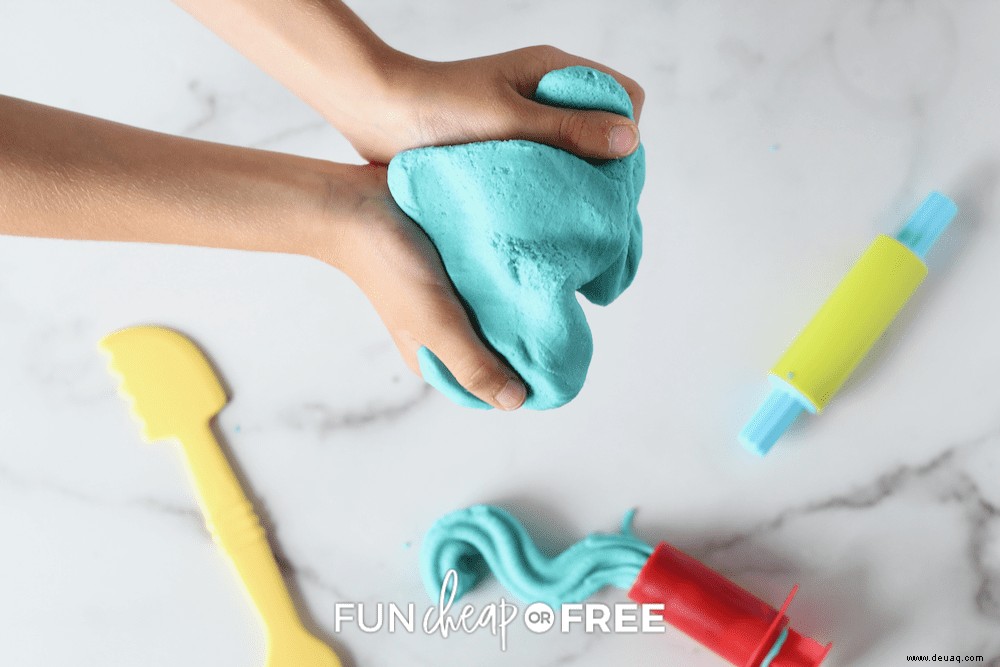 Ein Kool-Aid Playdough-Rezept, das Ihre Kinder lieben werden 