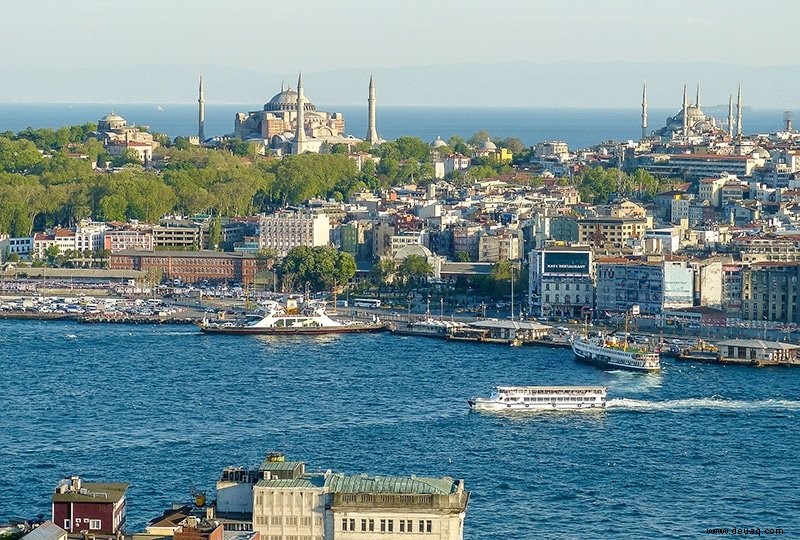 Wie man einen Zwischenstopp in Istanbul verbringt:Reiseführer + Aktivitäten 