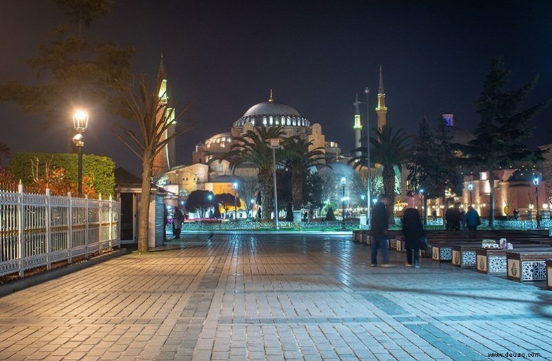 Wie man einen Zwischenstopp in Istanbul verbringt:Reiseführer + Aktivitäten 
