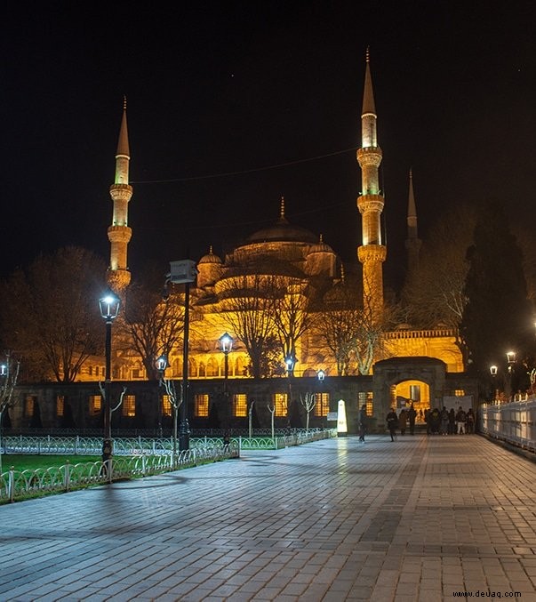 Wie man einen Zwischenstopp in Istanbul verbringt:Reiseführer + Aktivitäten 