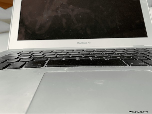 Was Sie tun sollten, wenn Ihr MacBook einen aufgeblähten Akku hat 