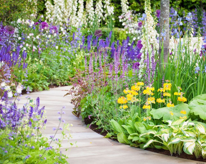 Wie kann ich meinen Bauerngarten verschönern? 8 Tipps für ein attraktives Grundstück 