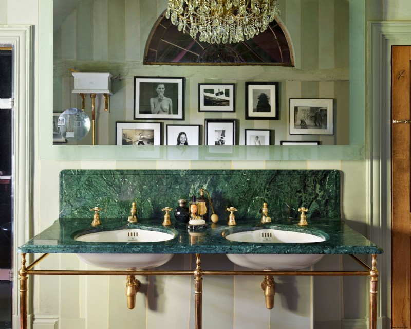 Entdecken Sie das Badezimmer von Kate Moss – ein Rückzugsort auf dem Land voller Wunder und Charme 