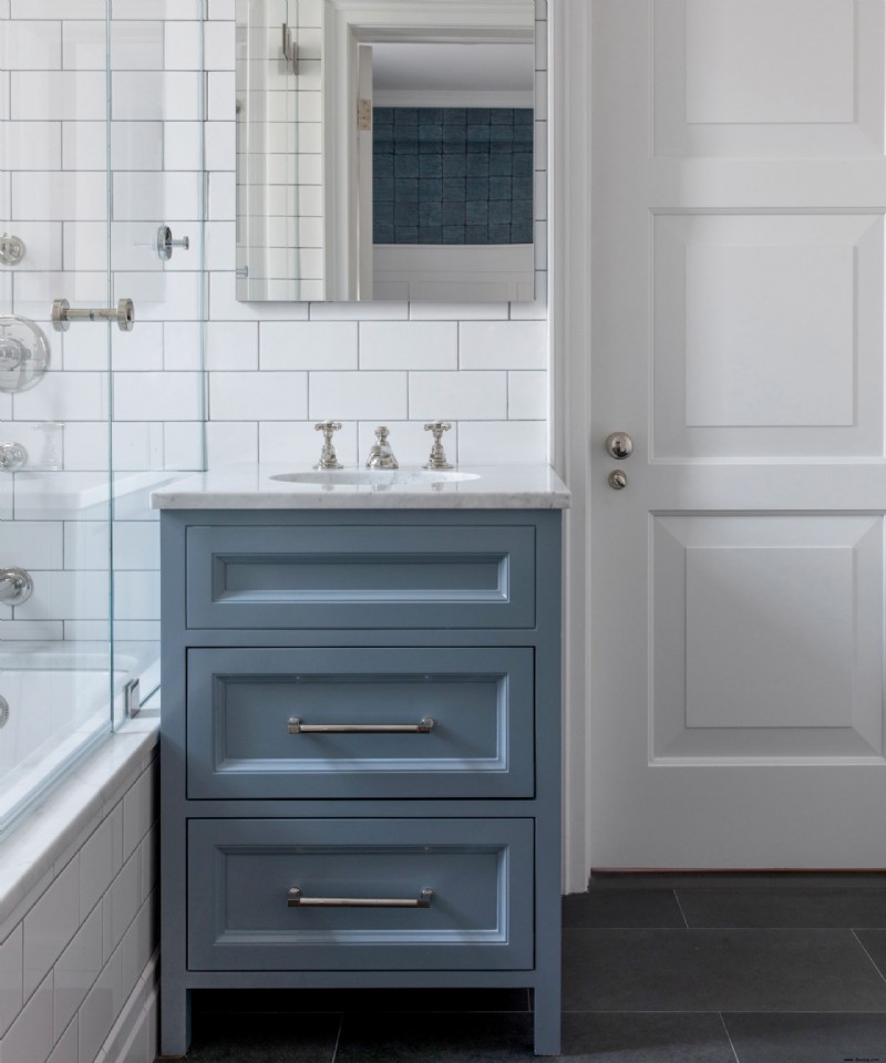 Badezimmerspiegel-Ideen – 10 Tipps für stilvolle spritzwassergeschützte Oberflächen 