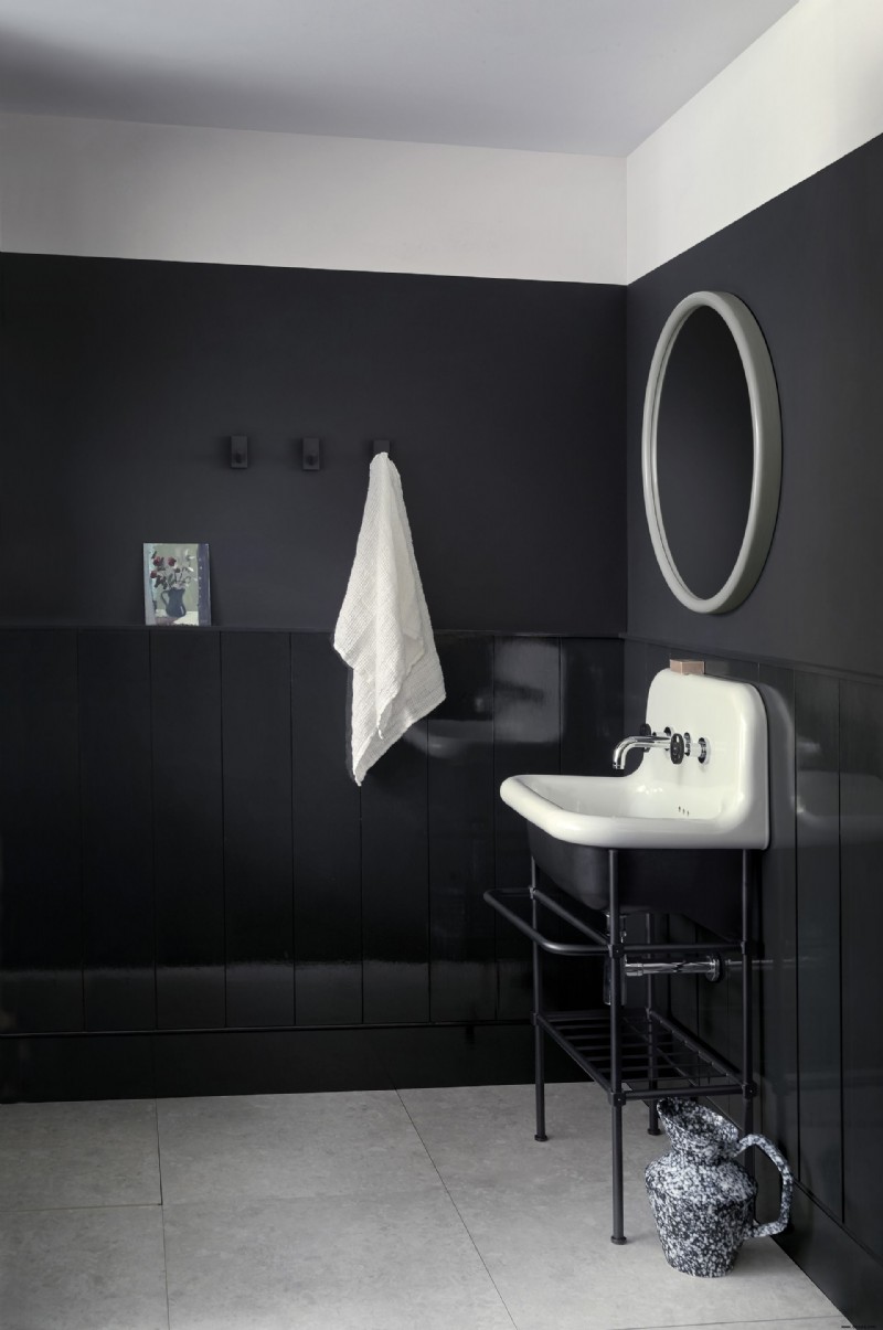 Dunkle Badezimmerideen – 10 Möglichkeiten, Ihren Waschraum in einen dramatischen Raum zu verwandeln 