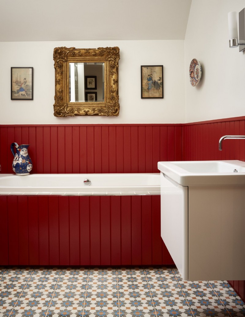 Rote Badezimmerideen – 10 Möglichkeiten, um ein mutiges Statement in Ihrem Badezimmer zu setzen 